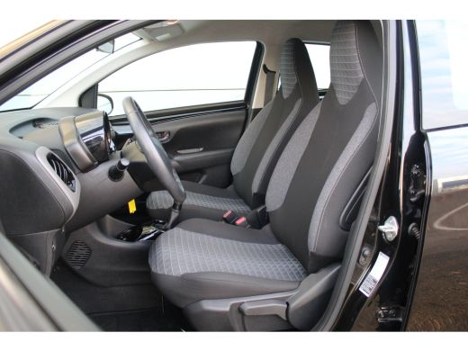 Peugeot 108 1.0 e-VTi Allure | Carplay | Camera | Climate | DAB | Mistlampen | Limiter | Carplay | Camera | C... ActivLease financial lease