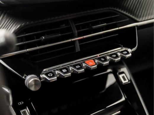 Peugeot 2008 1.2 PureTech Allure Sport (APPLE CARPLAY, 360 CAMERA, SPORTSTOELEN, CLIMATE, LM VELGEN, NIEUWE AP... ActivLease financial lease