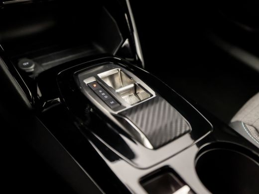 Peugeot 2008 1.2 PureTech Allure Sport (APPLE CARPLAY, 360 CAMERA, SPORTSTOELEN, CLIMATE, LM VELGEN, NIEUWE AP... ActivLease financial lease