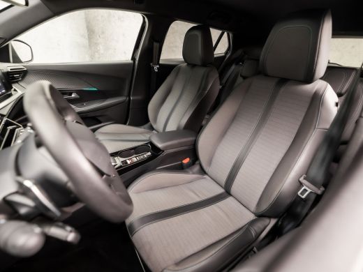 Peugeot 2008 1.2 PureTech Allure Sport (APPLE CARPLAY, 360 CAMERA, SPORTSTOELEN, CLIMATE, LM VELGEN, NIEUWE AP... ActivLease financial lease