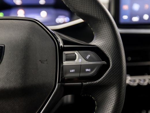 Peugeot 208 1.2 PureTech GT-Line Allure Pack (GROOT NAVI, SPORT VELGEN, CAMERA, SPORTSTOELEN, CLIMATE, CRUISE... ActivLease financial lease