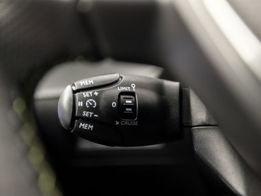 Peugeot 208 1.2 PureTech GT-Line Allure Pack (GROOT NAVI, SPORT VELGEN, CAMERA, SPORTSTOELEN, CLIMATE, CRUISE... ActivLease financial lease