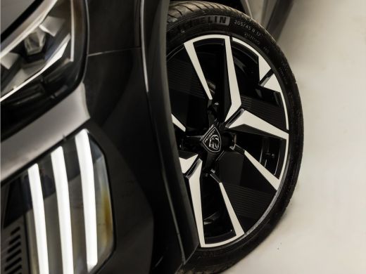 Peugeot 208 1.2 PureTech GT-Line Allure Pack (GROOT NAVI, SPORT VELGEN, CAMERA, SPORTSTOELEN, CLIMATE, CRUISE... ActivLease financial lease