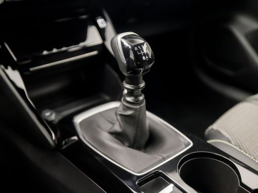 Peugeot 208 1.2 PureTech GT-Line Allure Pack (GROOT NAVI, SPORT VELGEN, CAMERA, SPORTSTOELEN, CLIMATE, CRUISE... ActivLease financial lease