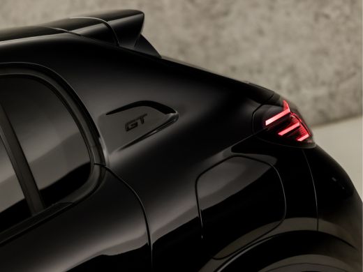 Peugeot 208 1.2 PureTech GT-Line Allure Pack (GROOT NAVI, SPORT VELGEN, CAMERA, SPORTSTOELEN, CLIMATE, CRUISE... ActivLease financial lease