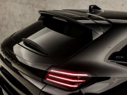 Peugeot 208 1.2 PureTech GT-Line Allure Pack (GROOT NAVI, SPORT VELGEN, CAMERA, SPORTSTOELEN, CLIMATE, CRUISE... ActivLease financial lease