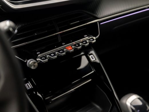 Peugeot 208 1.2 PureTech GT-Line Allure Pack (GROOT NAVI, SPORT VELGEN, CAMERA, SPORTSTOELEN, CLIMATE, CRUISE... ActivLease financial lease