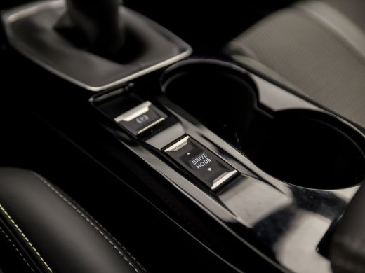 Peugeot 208 1.2 PureTech GT-Line Allure Pack (GROOT NAVI, SPORT VELGEN, CAMERA, SPORTSTOELEN, CLIMATE, CRUISE... ActivLease financial lease