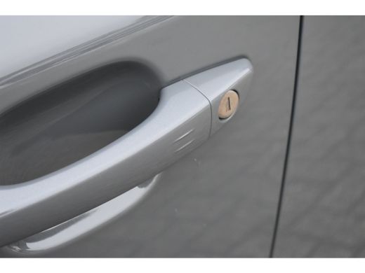 Peugeot e-2008 EV Allure Avantage 54 kWh 156pk 8 Jaar Garantie! 98%SOH | Navigatie | Climate Control | Keyless-E... ActivLease financial lease