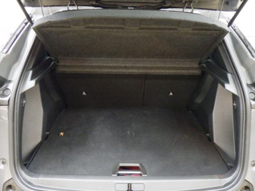 Peugeot e-2008 EV Allure Avantage 54 kWh 156pk 8 Jaar Garantie! 99%SOH | Navigatie | Climate Control | Keyless-E... ActivLease financial lease