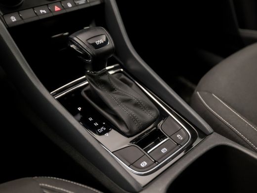 Skoda Karoq 1.0 TSI Black&White Automaat (APPLE CARPLAY, GROOT NAVI, DEALER ONDERHOUDEN, CRUISE CONTROL, GETI... ActivLease financial lease