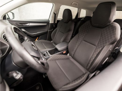 Skoda Karoq 1.0 TSI Black&White Automaat (APPLE CARPLAY, GROOT NAVI, DEALER ONDERHOUDEN, CRUISE CONTROL, GETI... ActivLease financial lease