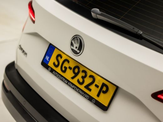 Skoda Karoq 1.0 TSI Black&White Automaat (APPLE CARPLAY, GROOT NAVI, DEALER ONDERHOUDEN, CRUISE CONTROL, GETI... ActivLease financial lease