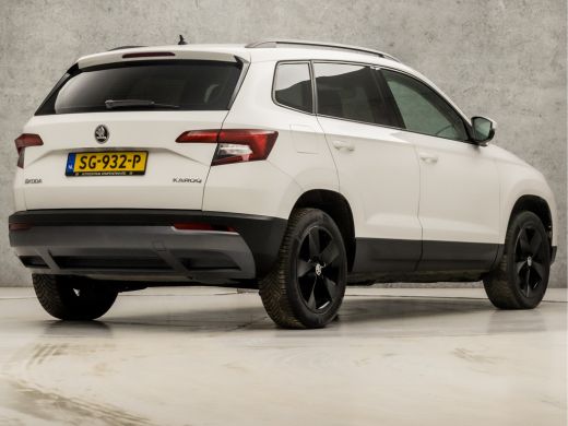 Skoda Karoq 1.0 TSI Black&White Automaat (APPLE CARPLAY, GROOT NAVI, DEALER ONDERHOUDEN, CRUISE CONTROL, GETI... ActivLease financial lease