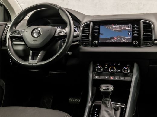 Skoda Karoq 1.0 TSI Black&White Automaat (APPLE CARPLAY, GROOT NAVI, DEALER ONDERHOUDEN, CRUISE CONTROL, GETI... ActivLease financial lease
