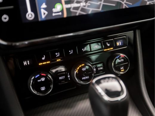 Skoda Superb Combi 1.4 TSI iV Sportline Black Edition 218Pk Automaat (PANORAMADAK, APPLE CARPLAY, RS KUIPSTOEL... ActivLease financial lease