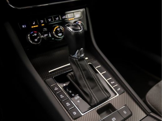 Skoda Superb Combi 1.4 TSI iV Sportline Black Edition 218Pk Automaat (PANORAMADAK, APPLE CARPLAY, RS KUIPSTOEL... ActivLease financial lease