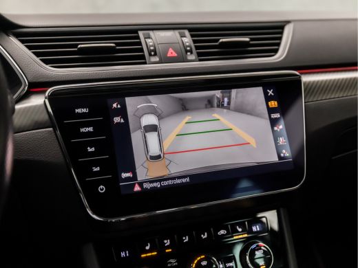 Skoda Superb Combi 1.4 TSI iV Sportline Black Edition 218Pk Automaat (PANORAMADAK, APPLE CARPLAY, RS KUIPSTOEL... ActivLease financial lease