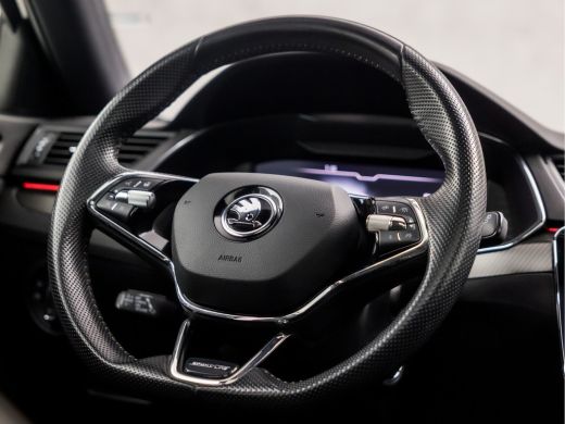 Skoda Superb Combi 1.4 TSI iV Sportline Black Edition 218Pk Automaat (PANORAMADAK, APPLE CARPLAY, RS KUIPSTOEL... ActivLease financial lease