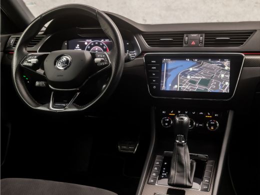 Skoda Superb Combi 1.4 TSI iV Sportline Black Edition 218Pk Automaat (PANORAMADAK, APPLE CARPLAY, RS KUIPSTOEL... ActivLease financial lease