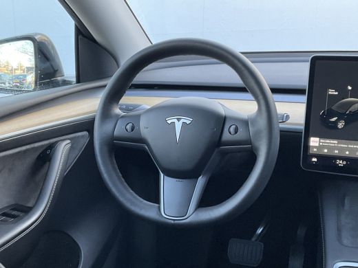 Tesla Model Y Long Range AWD 75 kWh FSD Leer Pano.dak 360&deg; Black Warmtepomp ActivLease financial lease