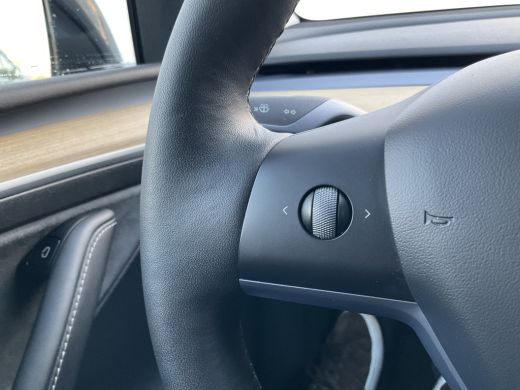 Tesla Model Y Long Range AWD 75 kWh Autopilot Leer Pano.dak 360&deg; Black Warmtepomp ActivLease financial lease