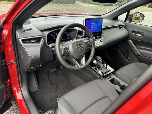 Toyota Corolla Cross Hybrid 180 Dynamic ActivLease financial lease