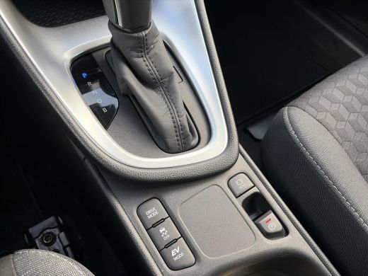 Toyota Yaris 1.5 Hybrid Dynamic ActivLease financial lease