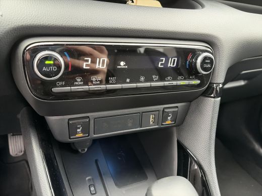 Toyota Yaris 1.5 Hybrid Executive ActivLease financial lease