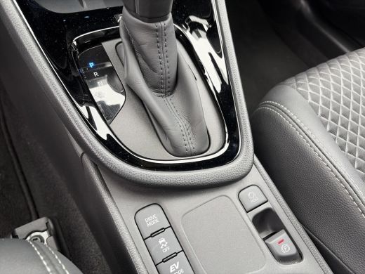 Toyota Yaris 1.5 Hybrid Executive ActivLease financial lease