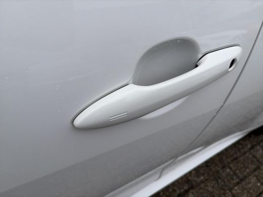 Toyota Yaris 1.5 Hybrid Executive ActivLease financial lease