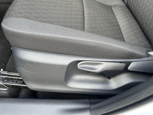 Toyota Yaris 1.5 VVT-i Dynamic ActivLease financial lease