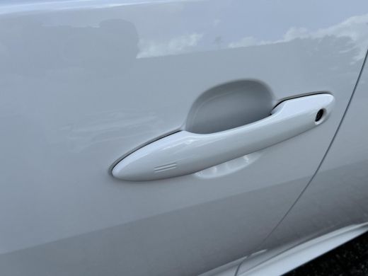 Toyota Yaris 1.5 VVT-i Dynamic ActivLease financial lease