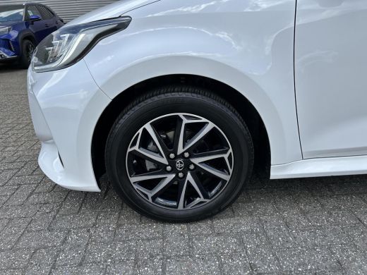 Toyota Yaris 1.5 VVT-i Dynamic ActivLease financial lease