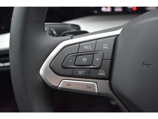 Volkswagen Golf 1.5 eHybrid 204PK PHEV Life Edition | TREKHAAK | ADAPT. CRUISE | 18 INCH | LED | APP CONNECT ActivLease financial lease