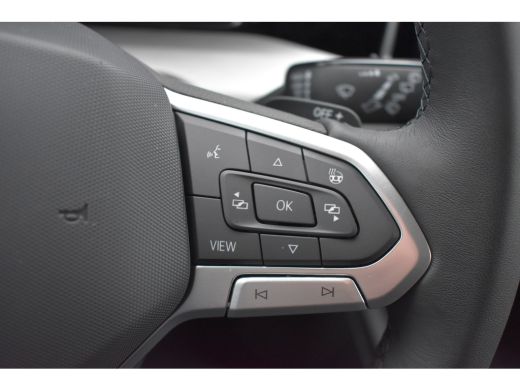 Volkswagen Golf 1.5 eHybrid 204PK PHEV Life Edition | TREKHAAK | ADAPT. CRUISE | 18 INCH | LED | APP CONNECT ActivLease financial lease