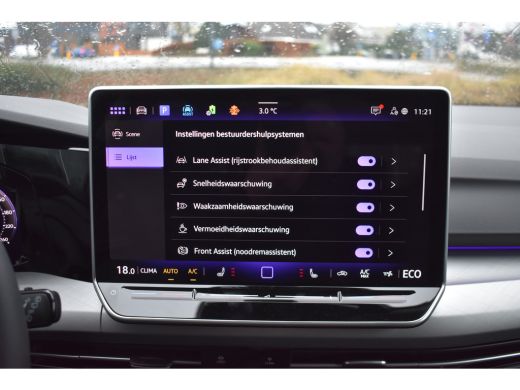 Volkswagen Golf 1.5 eHybrid 204PK PHEV Life Edition | TREKHAAK | ADAPT. CRUISE | 18 INCH | LED | APP CONNECT ActivLease financial lease