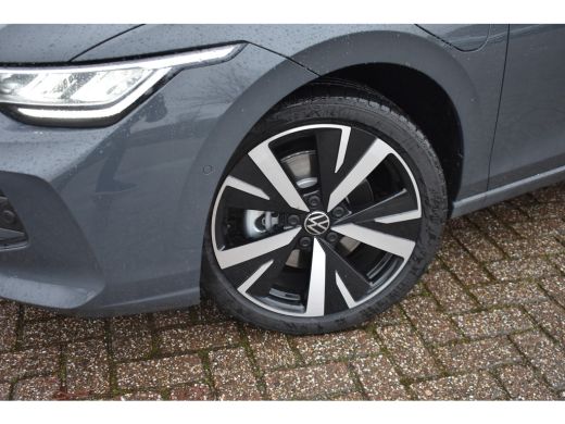 Volkswagen Golf 1.5 eHybrid 204PK PHEV Life Edition | TREKHAAK | ADAPT. CRUISE | 18 INCH | LED | APP CONNECT ActivLease financial lease