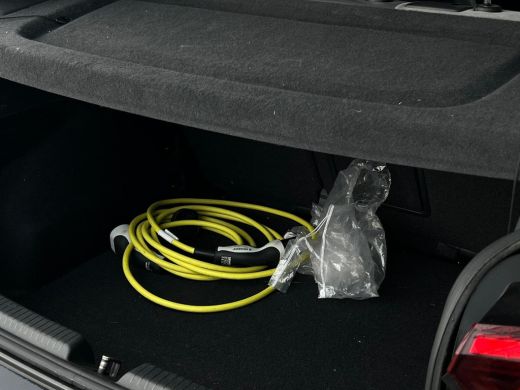 Volkswagen ID.3 First Plus 58 kWh NL AUTO | STOELVERW | CAMERA | SOH 94% | ActivLease financial lease