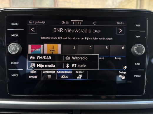 Volkswagen T-Roc TSI 115PK LIFE NAVI/PDC/CARPLAY FABRIEKS GARANTIE ActivLease financial lease