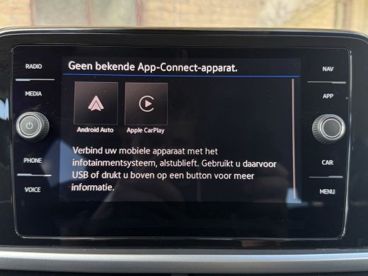 Volkswagen T-Roc TSI 115PK LIFE NAVI/PDC/CARPLAY FABRIEKS GARANTIE ActivLease financial lease