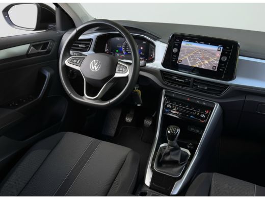 Volkswagen T-Roc TSI 115PK LIFE NAVI/PDC/CARPLAY FABRIEKS GARANTIE ActivLease financial lease