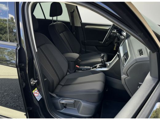 Volkswagen T-Roc TSI 115PK LIFE NAVI/PDC/CARPLAY FABRIEKS GARANTIE ActivLease financial lease