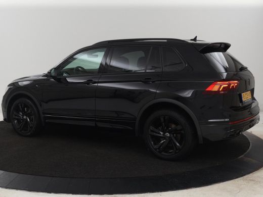 Volkswagen Tiguan 1.4 TSI eHybrid R Line | Panoramadak | Head-Up | Trekhaak | Stoelverwarming | Camera | Park Assis... ActivLease financial lease