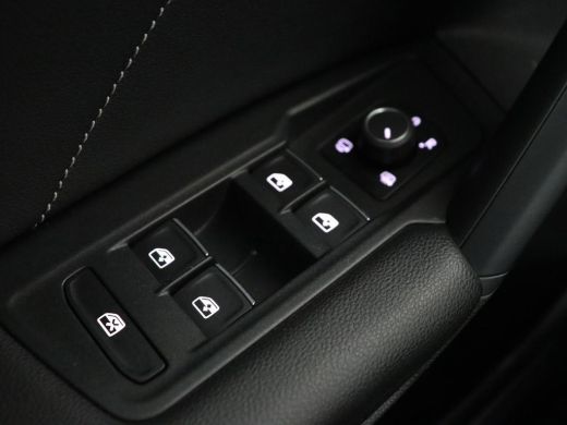 Volkswagen Tiguan 1.4 TSI eHybrid R Line | Panoramadak | Head-Up | Trekhaak | Stoelverwarming | Camera | Park Assis... ActivLease financial lease