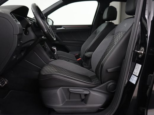 Volkswagen Tiguan 1.4 TSI eHybrid R Line | Panoramadak | Head-Up | Trekhaak | Stoelverwarming | Camera | Park Assis... ActivLease financial lease