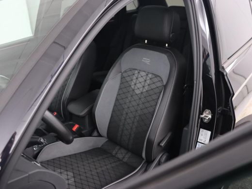 Volkswagen Tiguan 1.4 TSI eHybrid R Line | Panoramadak | Head-Up | Trekhaak | Stoelverwarming | Camera | Park Assis... ActivLease financial lease