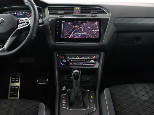 Volkswagen Tiguan 1.4 TSI eHybrid R Line | Panoramadak | Head-Up | Trekhaak | Stoelverwarming | Camera | Park Assis... ActivLease financial lease