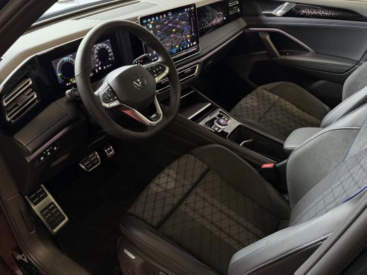 Volkswagen Tiguan 1.5 eHYBRID 272PK NW AUTO R-LINE BLACK PANO XL.NAVI BLACK.STYLE 360.CAM ELEK.KLEP MATRIX.LED 20''... ActivLease financial lease