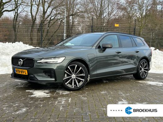 Volvo  V60 2.0 T6 Plug-in hybrid AWD Plus Dark | Forest Lake! | 360 camera | Trekhaak | All-seasons | Harman...